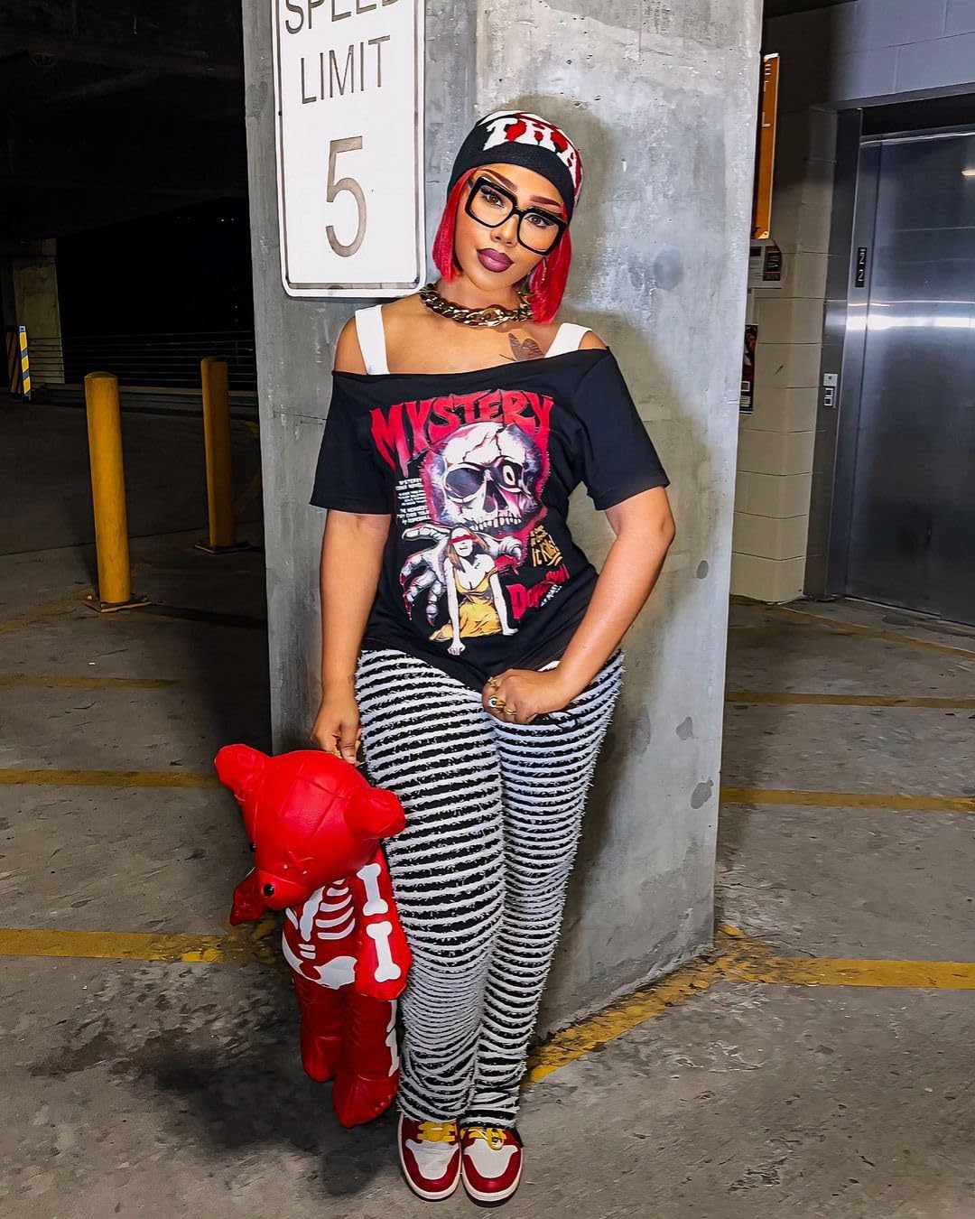 Graffiti Sneaker Matching unisex T-shirt