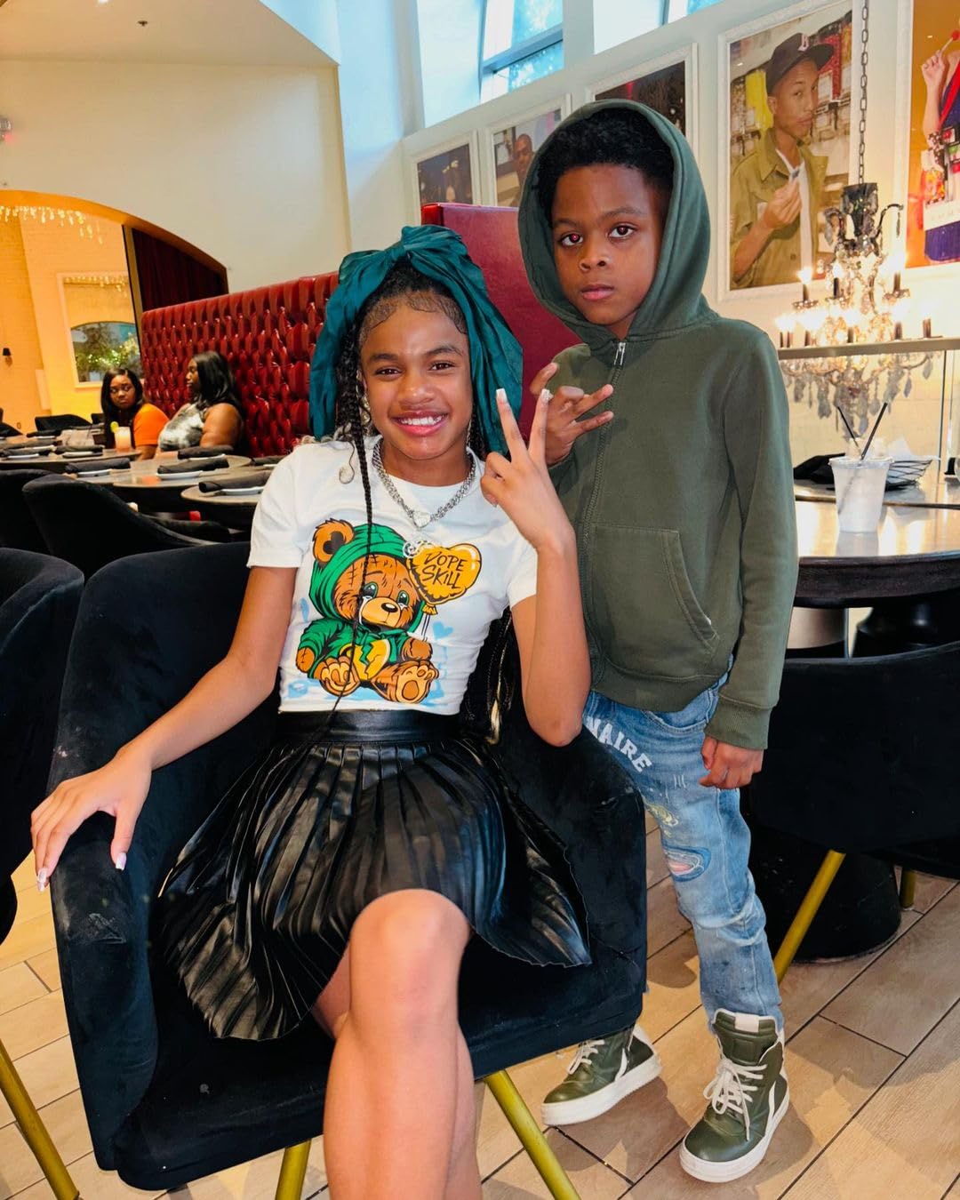 Graffiti Sneaker Matching unisex T-shirt